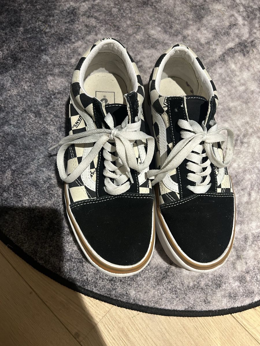 Scarpe da uomo: Vans suede platform – Usato da Winterthur venduto da noe_55x7 1