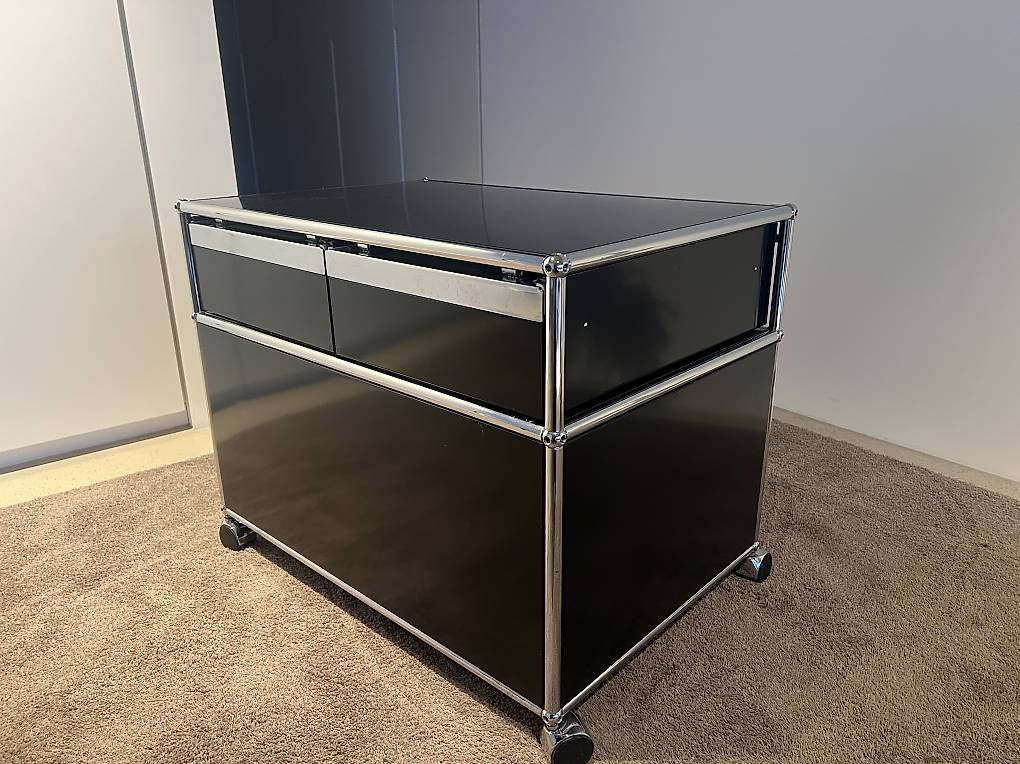 Eléments de bureau: USM Haller Korpus – D'occasion à Kreuzlingen par polychromos 3