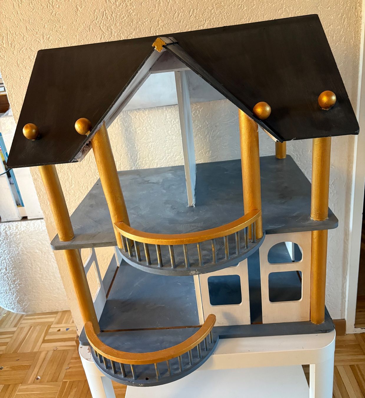 Puppenhäuser & -möbel: Puppenhaus aus Holz – Gebraucht aus Adliswil von JaHaZu