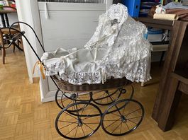 Nostalgie-Puppenwagen