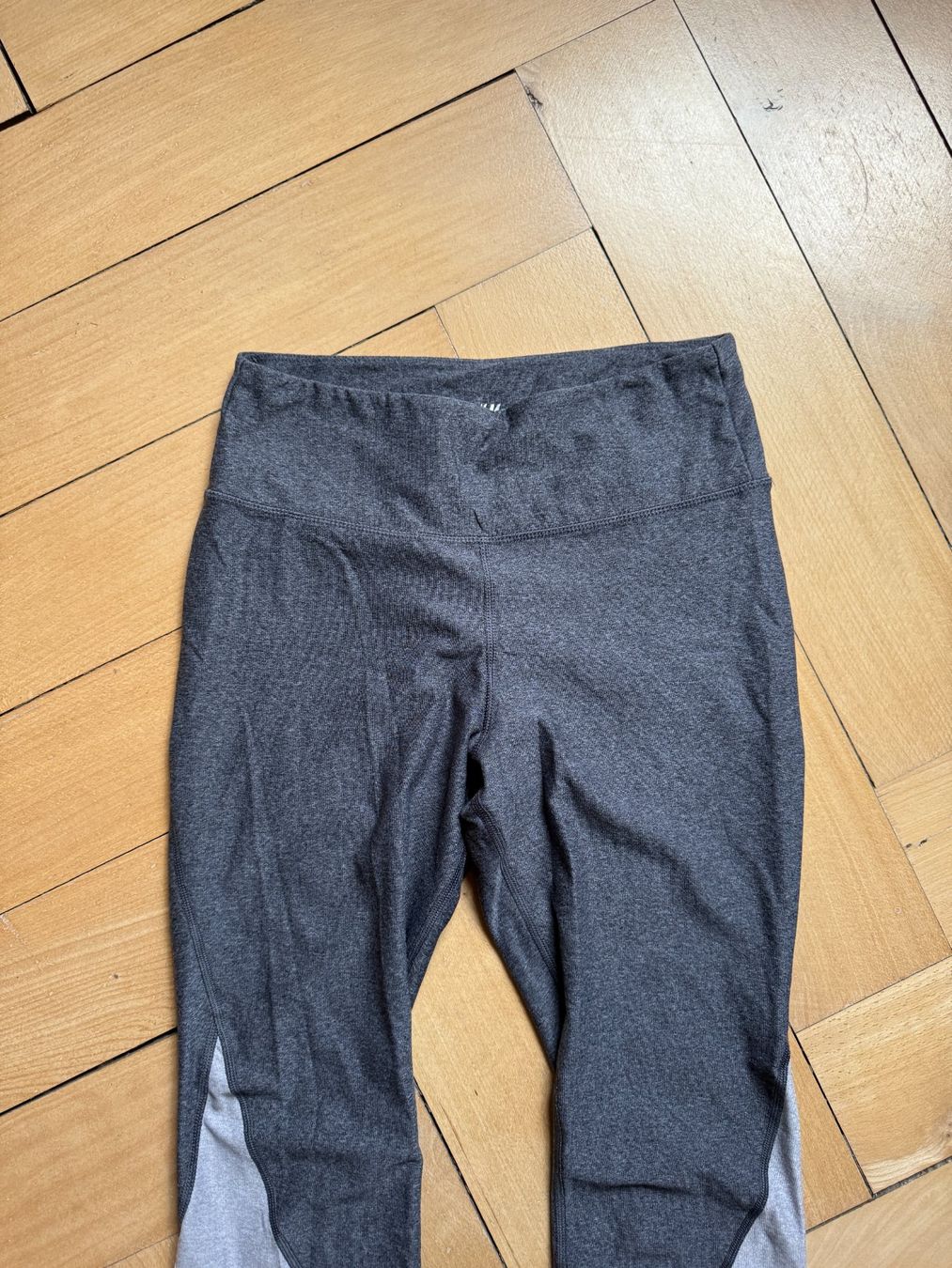H&M Leggings: Sport Leggings grau S – Usato da Zürich venduto da Diazaio 1