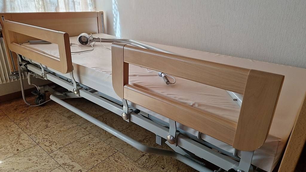 Letti: Pflege Bett – Usato da Götighofen venduto da Synergy03 4