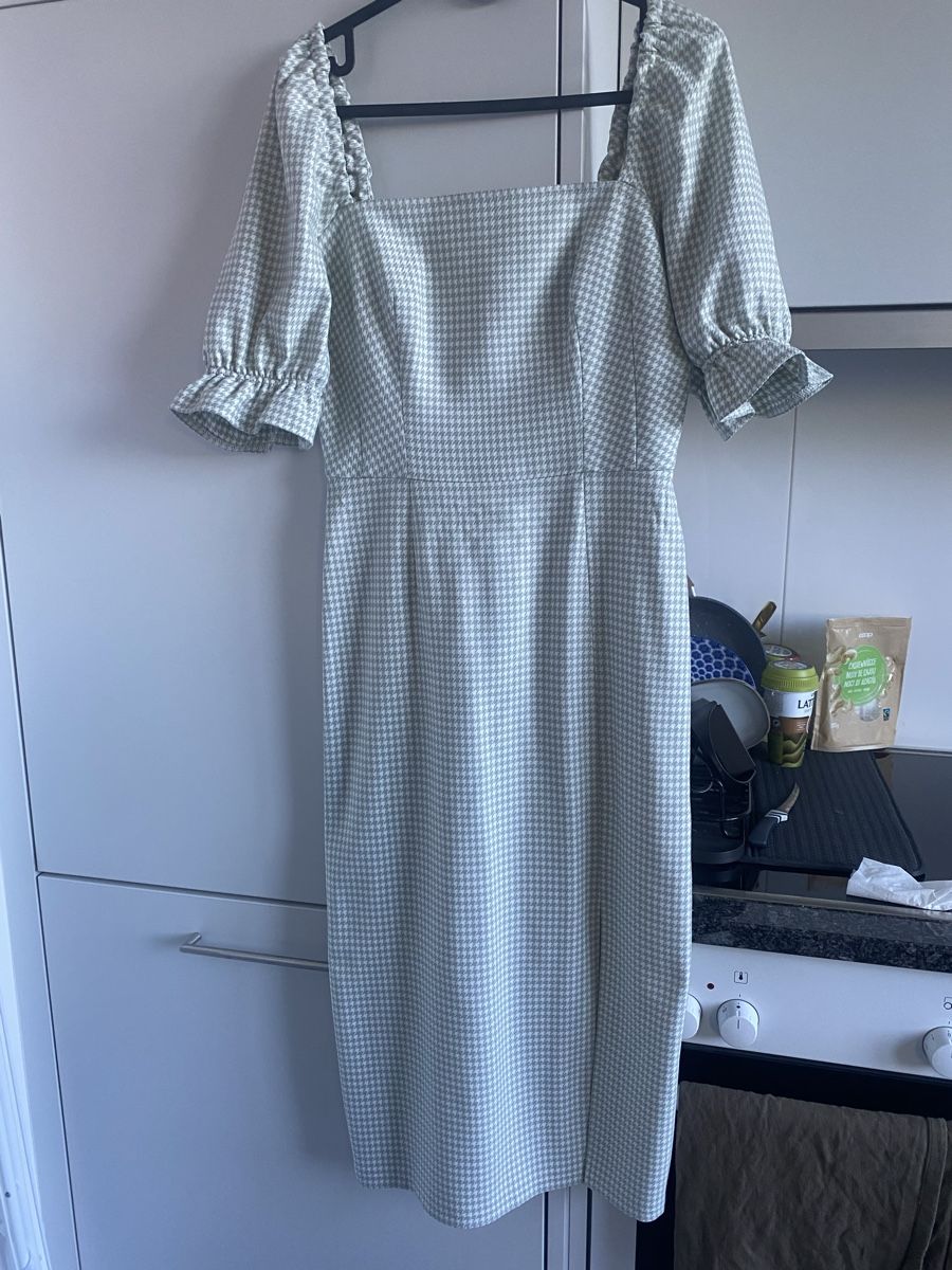 Vestiti: Cocktail dress with underlining (new) – Nuovo (secondo la descrizione) da Zug venduto da kse_w9mn