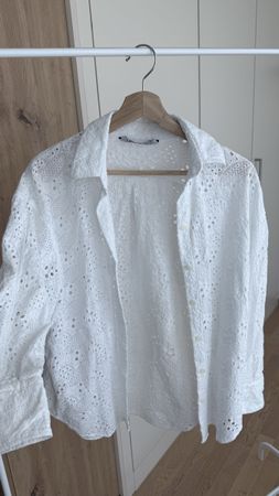 Chemise blanche ajourée taille S bon état