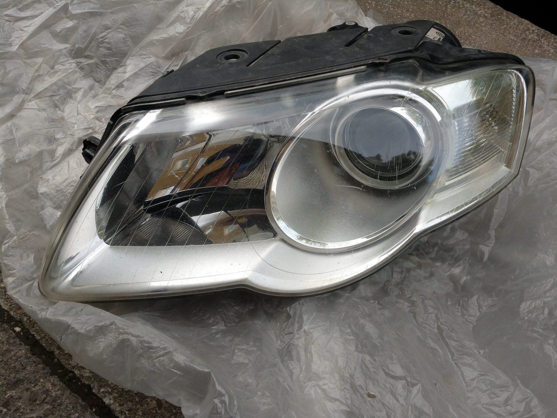 VW Fari: Scheinwerfer Links 3C0 941 005 VW Passat Variant 3C5 B6 2006 – Usato da Zürich venduto da ElenaTT