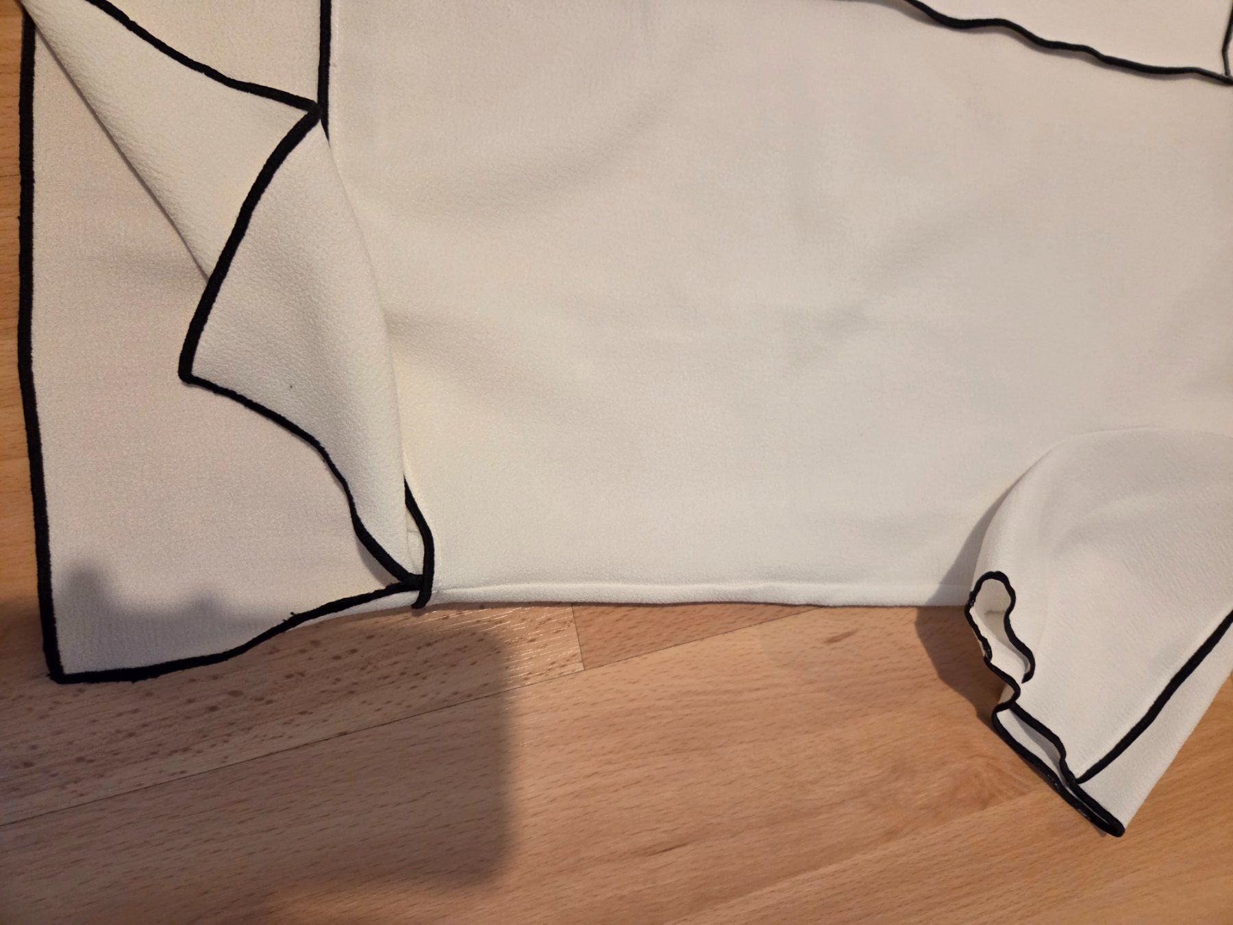 Zara Top: Zara Top - White with black details - L – Usato da Zug venduto da Bibibo 3