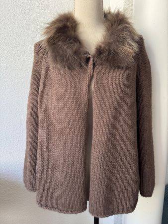 Cardigan en maille marron avec col en fourrure véritable