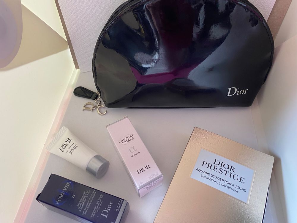 Dior Custodie per cosmetici: Set Christian Dior avec trousse – Nuovo (secondo la descrizione) da Bouveret venduto da wes_7zll