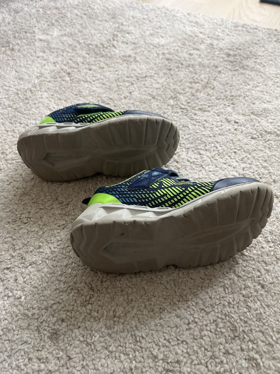 Skechers Schuhe für Jungen: Skechers Turnschuhe Gr. 25 – Gebraucht aus Zürich von davidihagee 2