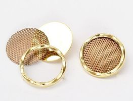Goldfarbige Ohrclips mit Siebplatine