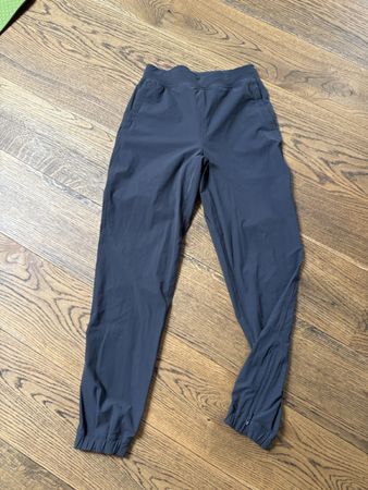Lululemon Hose grau Groesse 4 Damen gebraucht