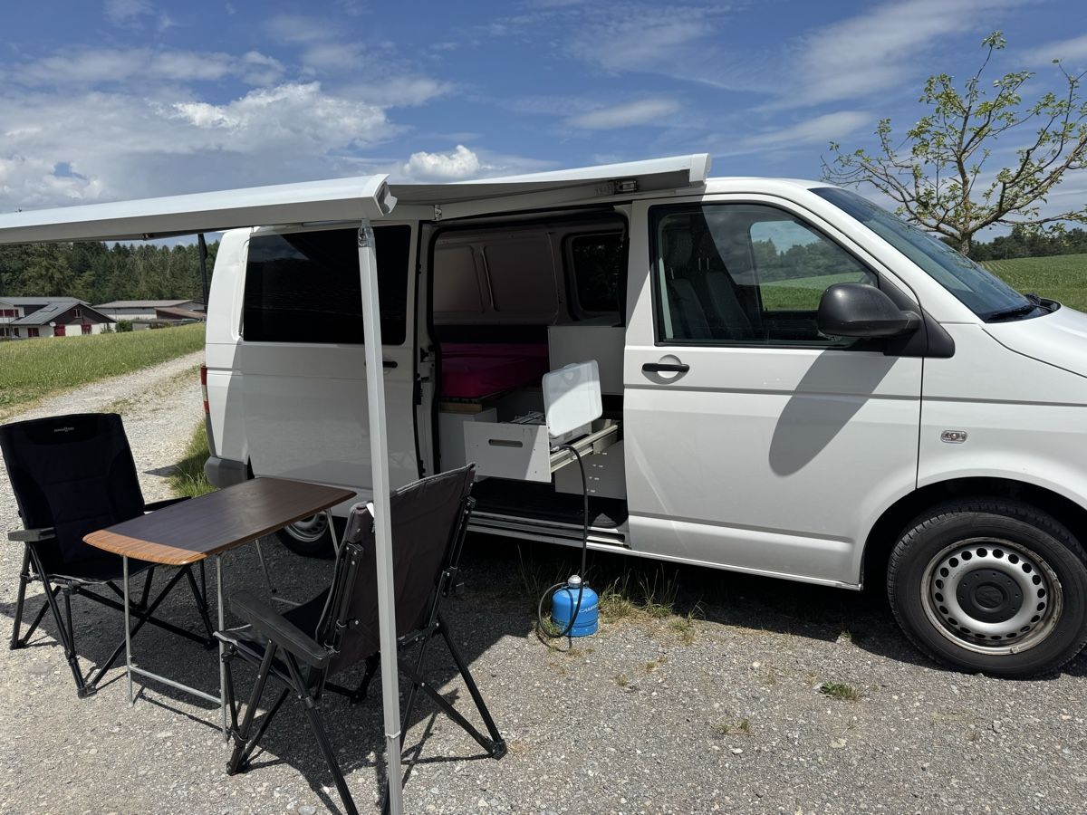 VW Camping Fahrzeuge: VW T5 Transporter / Camper – Gebraucht aus Schüpfen von Dingo2