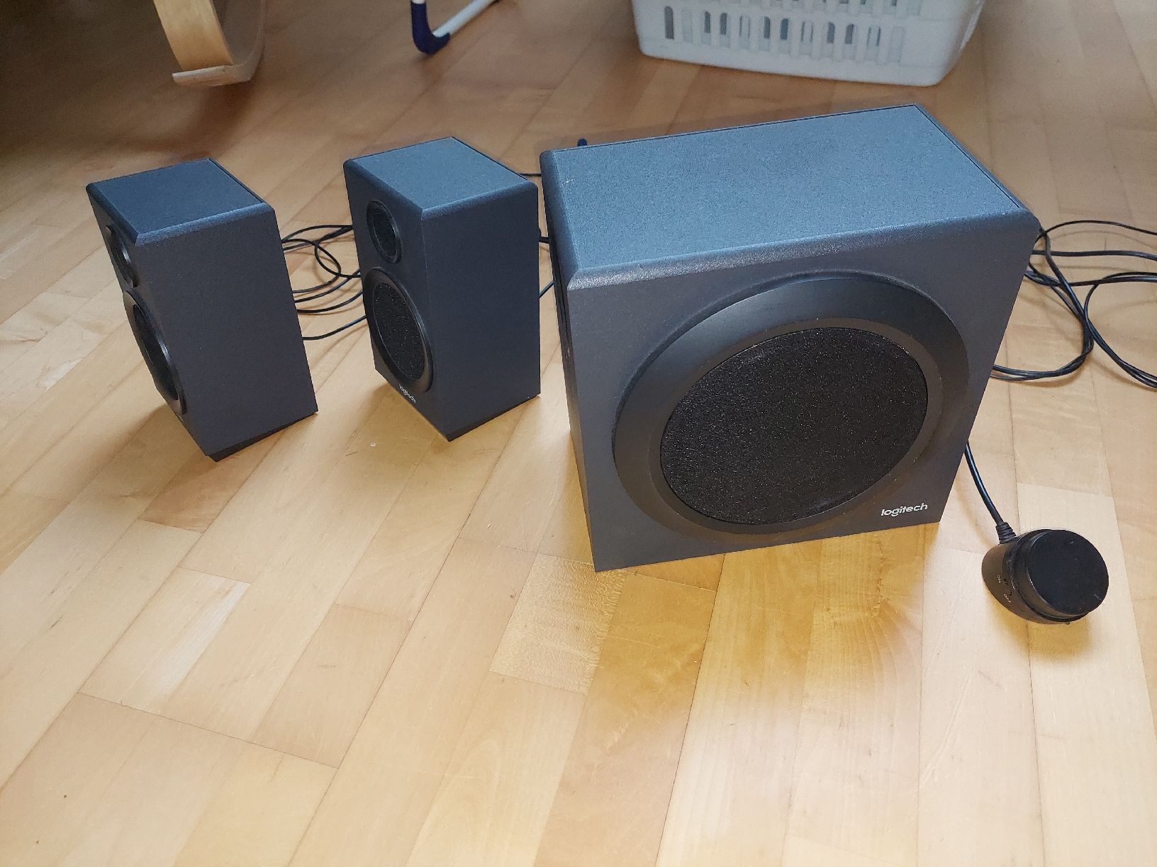 Logitech Lautsprecher: Logitech Z333 PC Lautsprecher – Gebraucht aus Arisdorf von  4