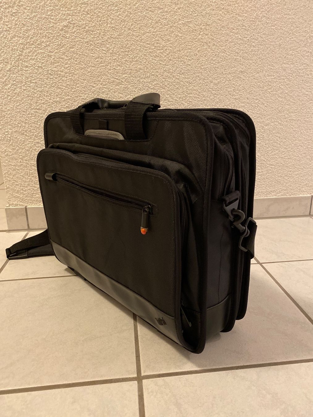 Lenovo Sacs: Thinkpad Laptoptasche – Neuf avec emballage d'origine à Riehen par latyo 1
