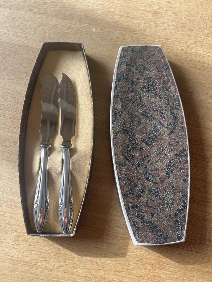 Set di posate: Käse- und Buttermesser Silber 90 – Usato da Zürich venduto da nabisco