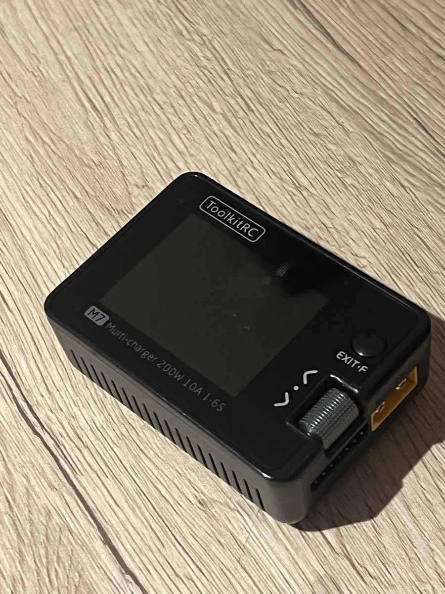 Akkus, Ladegeräte & Netzgeräte: ToolkitRC M7 Multi Ladegerät - 200W - 10A - 1-6S – Gebraucht aus Hinwil von helifreak_64 1