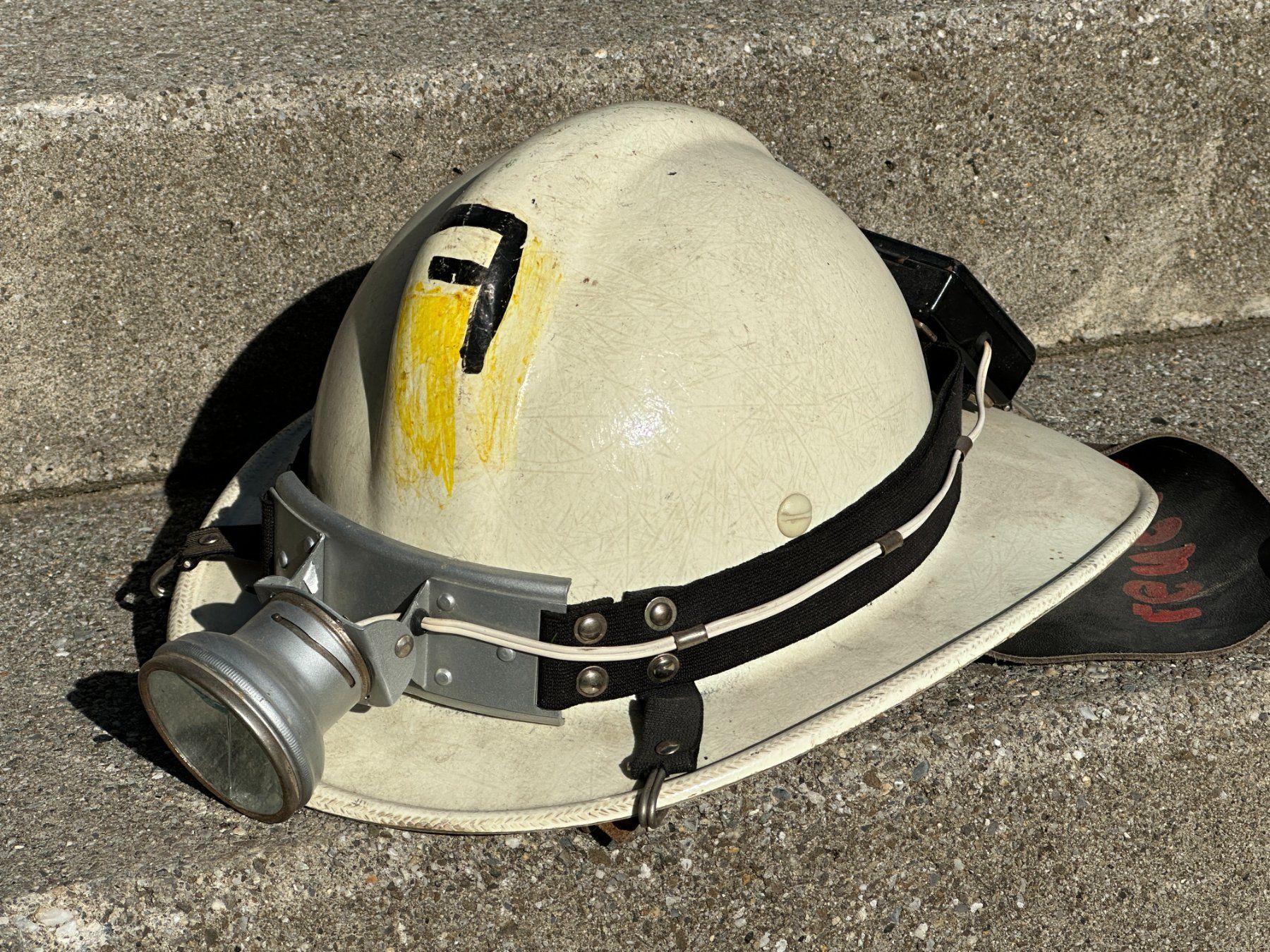 Pompieri: Feuerwehr Helm – Usato da Laupen ZH venduto da Mcafi02