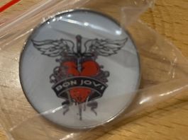 Bon Jovi Pin Anstecker Punk Rock Metal Pop
