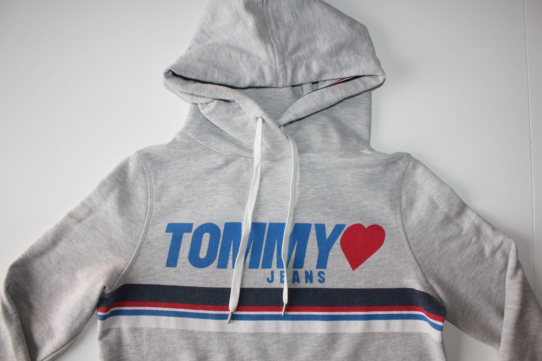 Tommy Hilfiger Maglioni & Felpe: Tommy Jeans Sweat à capuche gris    t.S – Usato da Peseux venduto da Gilloss 2
