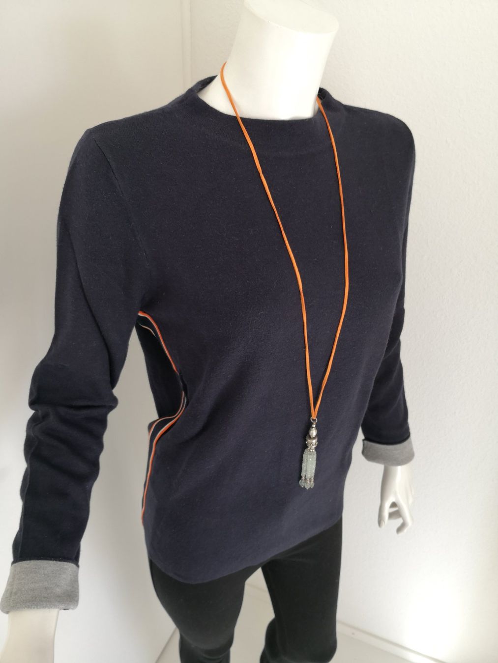 S.Oliver Maglioni & Felpe: 🤩S.OLIVER STRICK-PULLOVER DUNKELBLAU MIT ORANGE-STREIFFEN – Usato da Olten venduto da Naja-Twins-Twins 2