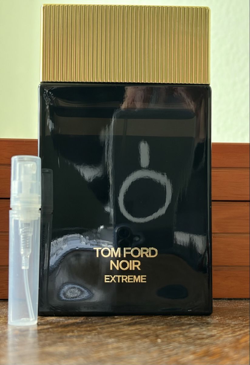 Tom Ford Profumi & Eau de Toilette: 3ml Tom Ford noir extrême – Nuovo (secondo la descrizione) da les Geneveys-sur-Coffrane venduto da Vente56