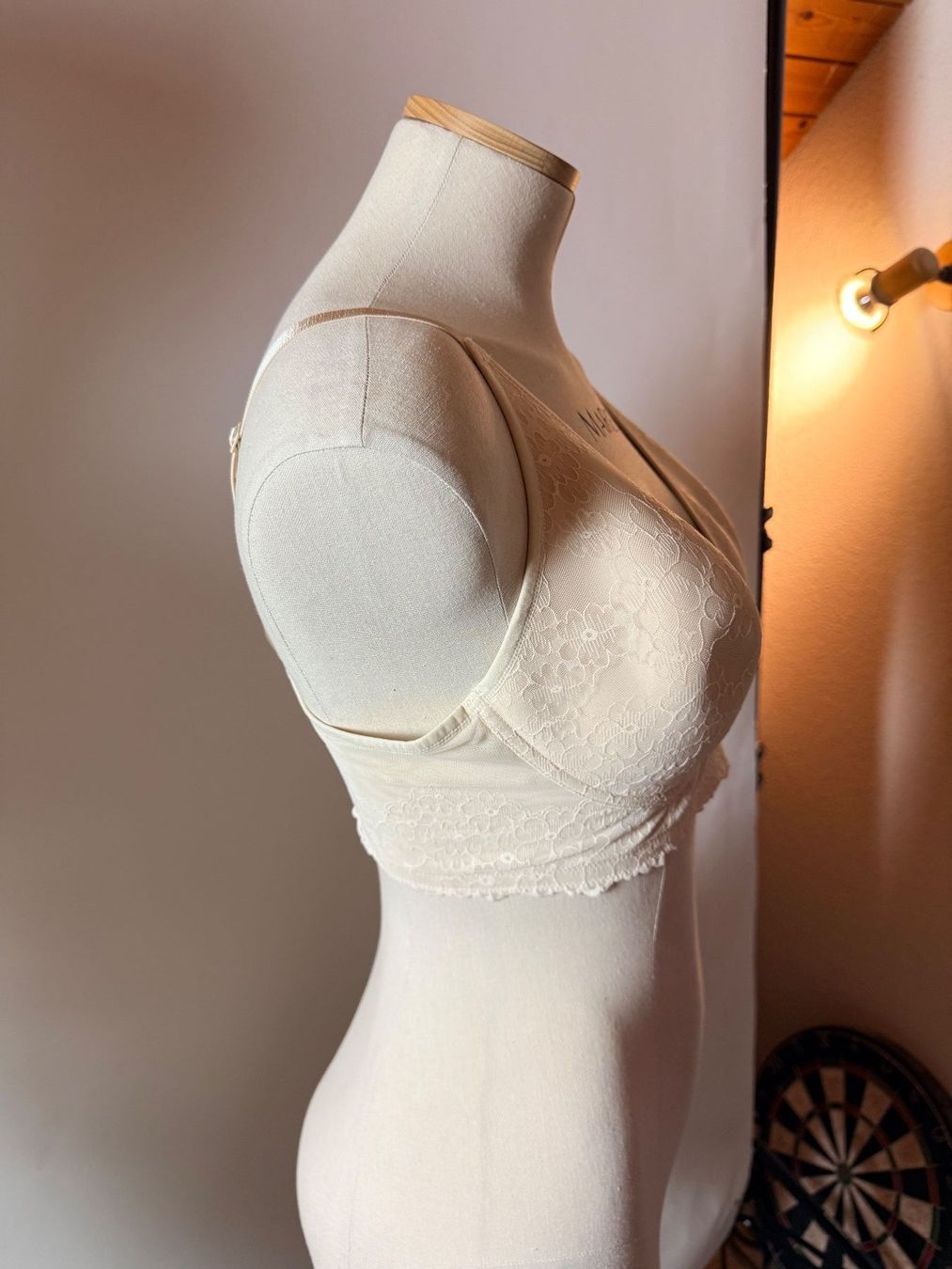 Triumph Autres dessous: TRIUMPH, Soft-Schalen-BH BRIGHT SPOTLIGHT, Gr. 85D, Offwhite – Neuf avec emballage d'origine à Rudolfstetten par gst_g7xl 1