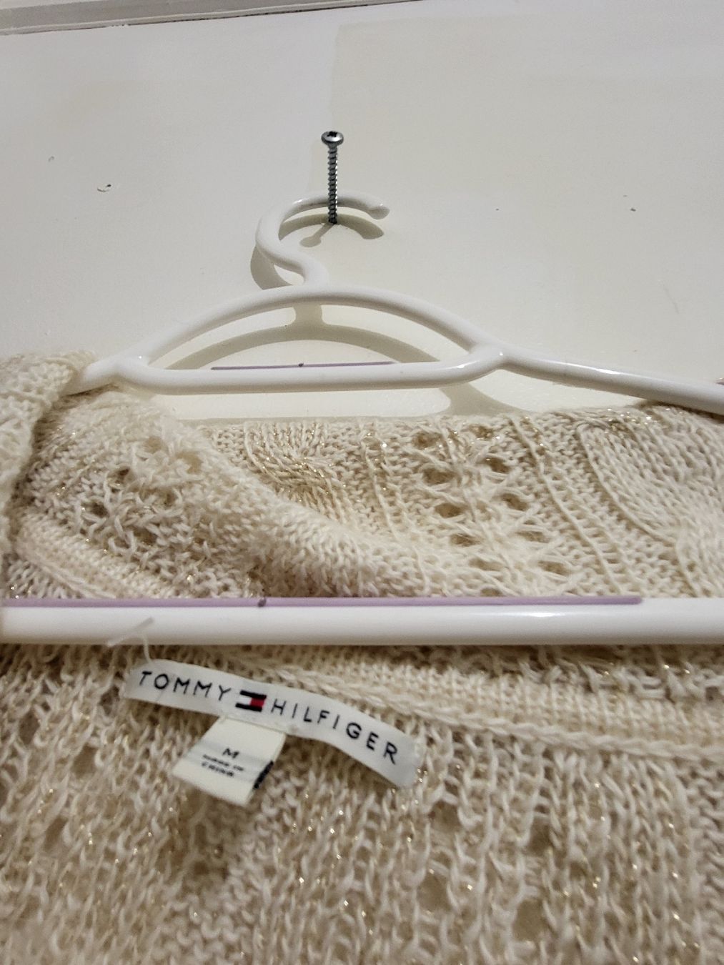 Tommy Hilfiger Pullover & Sweatshirts: Pull Tommy Hilfiger Crème, Taille M - Stylé – Gebraucht aus Niedergösgen von Eva2410 2