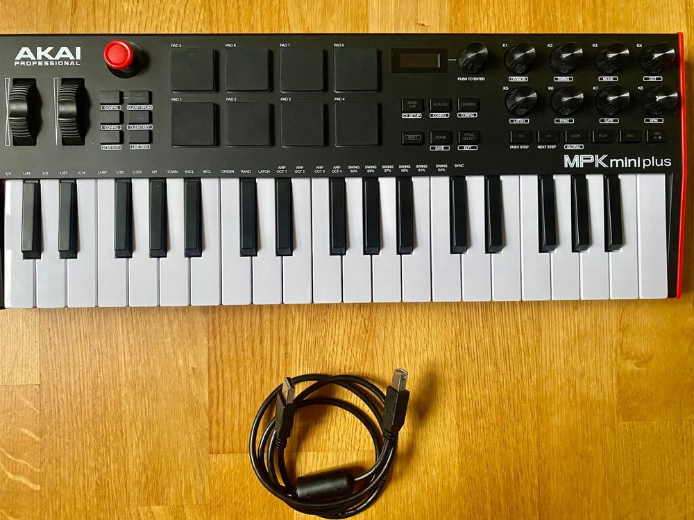 Akai MPK Mini Plus Midi Keyboard & Sequencer Kaufen auf Ricardo