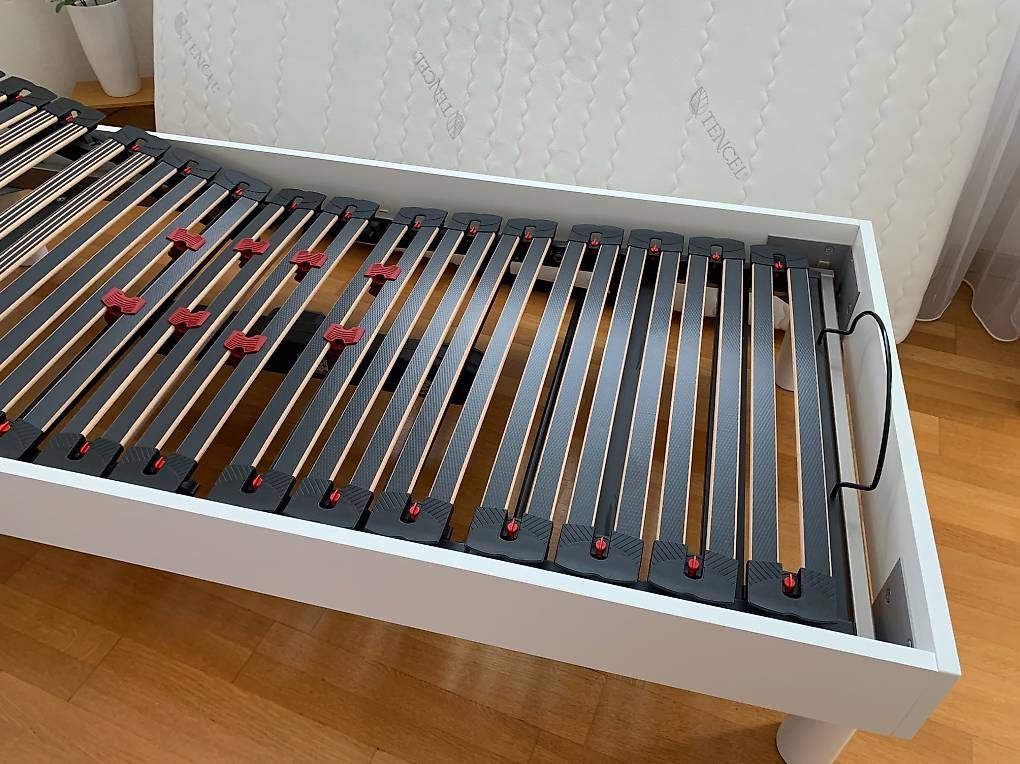 Letti: Bett mit elektrischem Einlegerahmen – Usato da Bülach venduto da schoggimartini 3