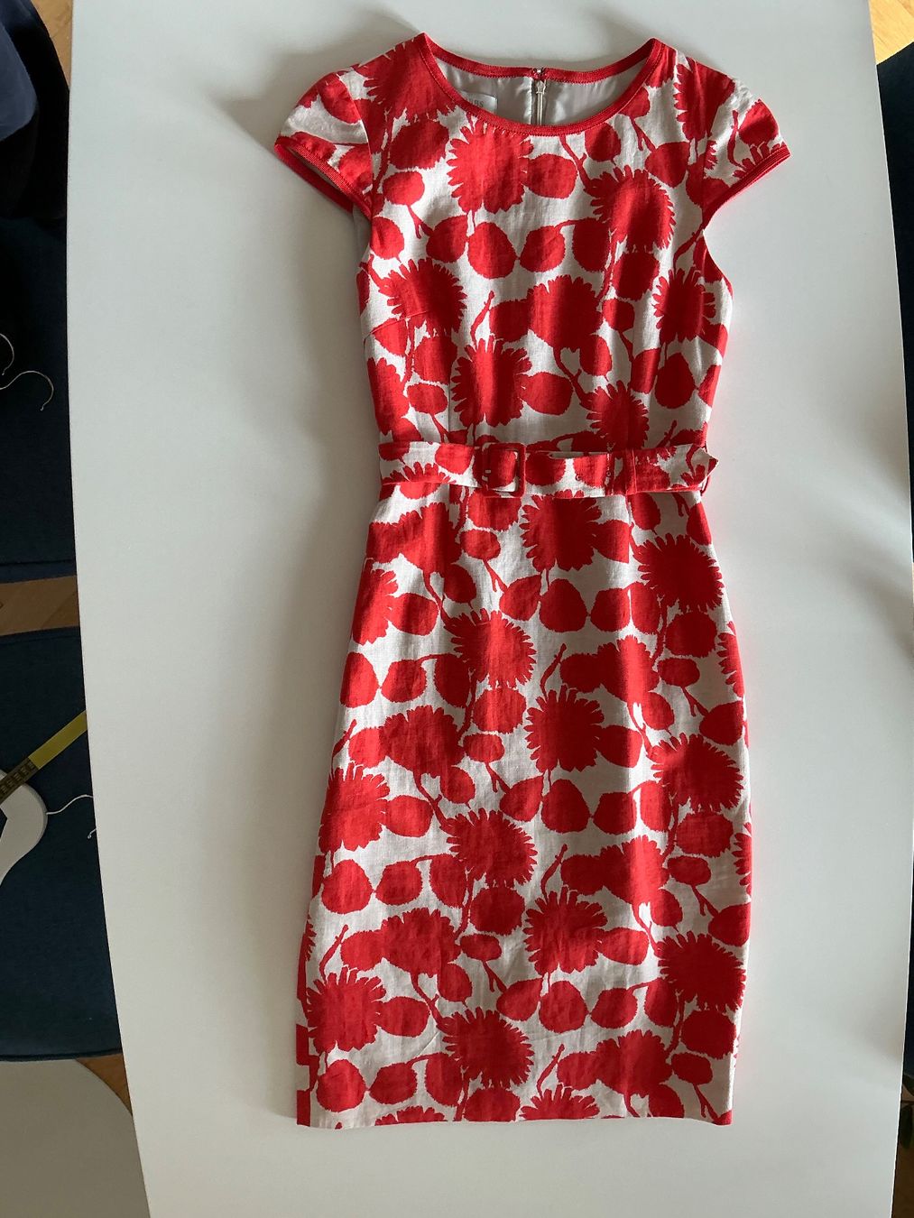 Hobbs Vestiti: Hobbs rot-geblümtes Leinenkleid Gr 36 – Usato da Zürich venduto da bea_s5tq 4