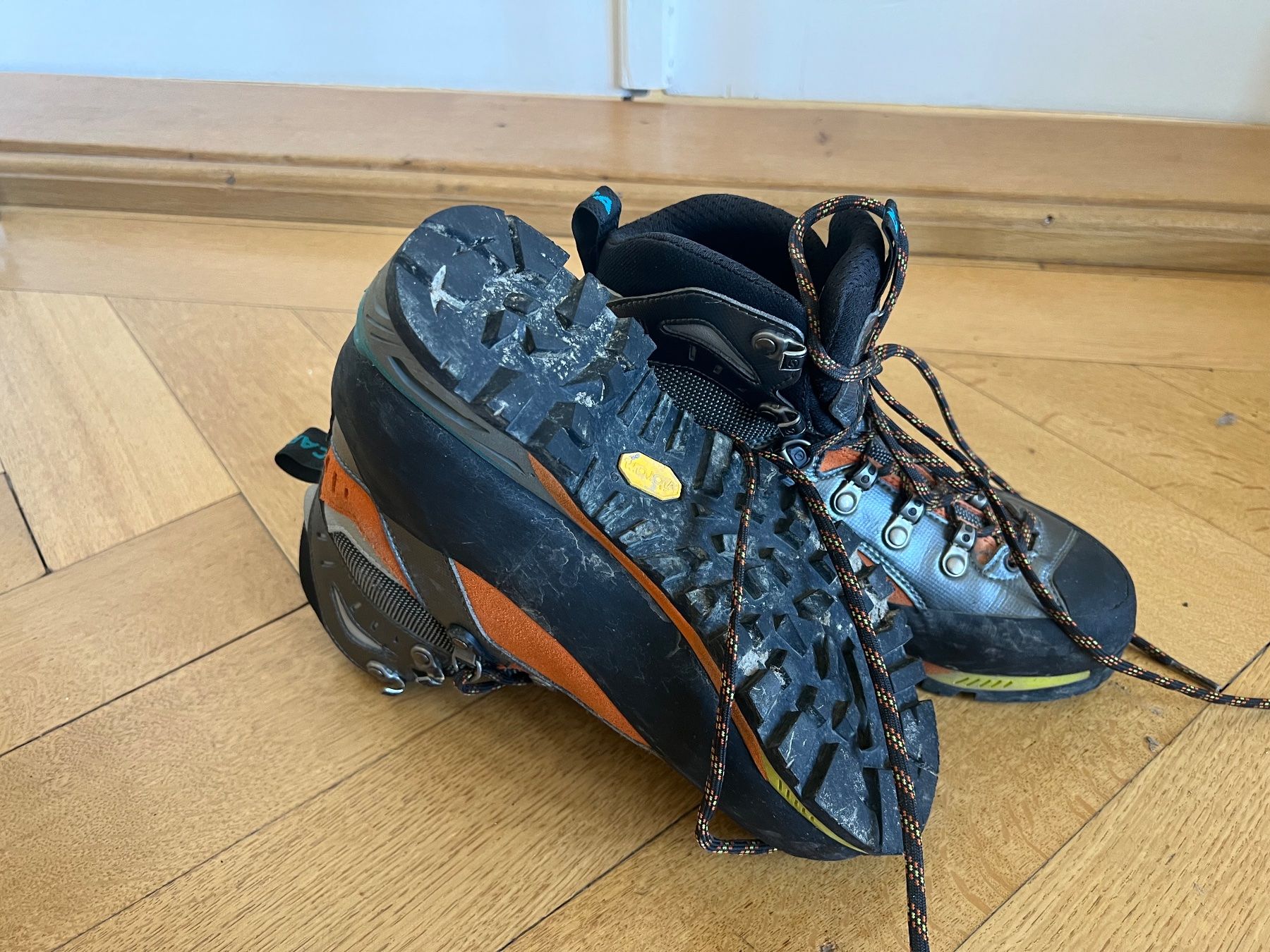 Scarpa Scarpe da donna: Bergsteigerschuh Scarpa Charmoz HD, Grösse 38 – Usato da Bern venduto da hmarion 2