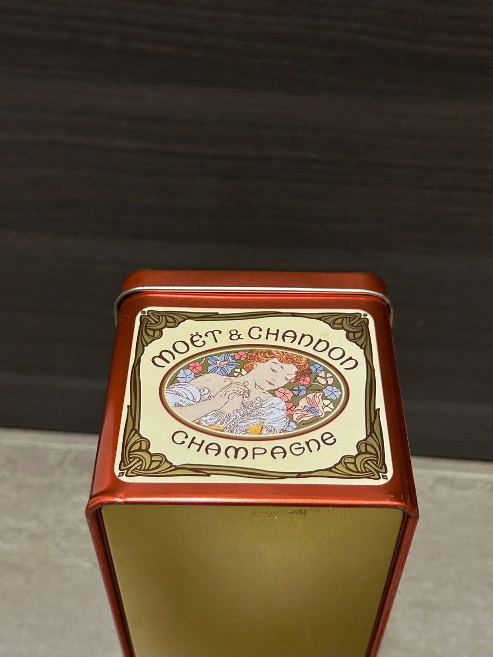 Moet Spirituosen: Moët Chandon Champagne Box – Gebraucht aus Lausanne von Retro-geek 4