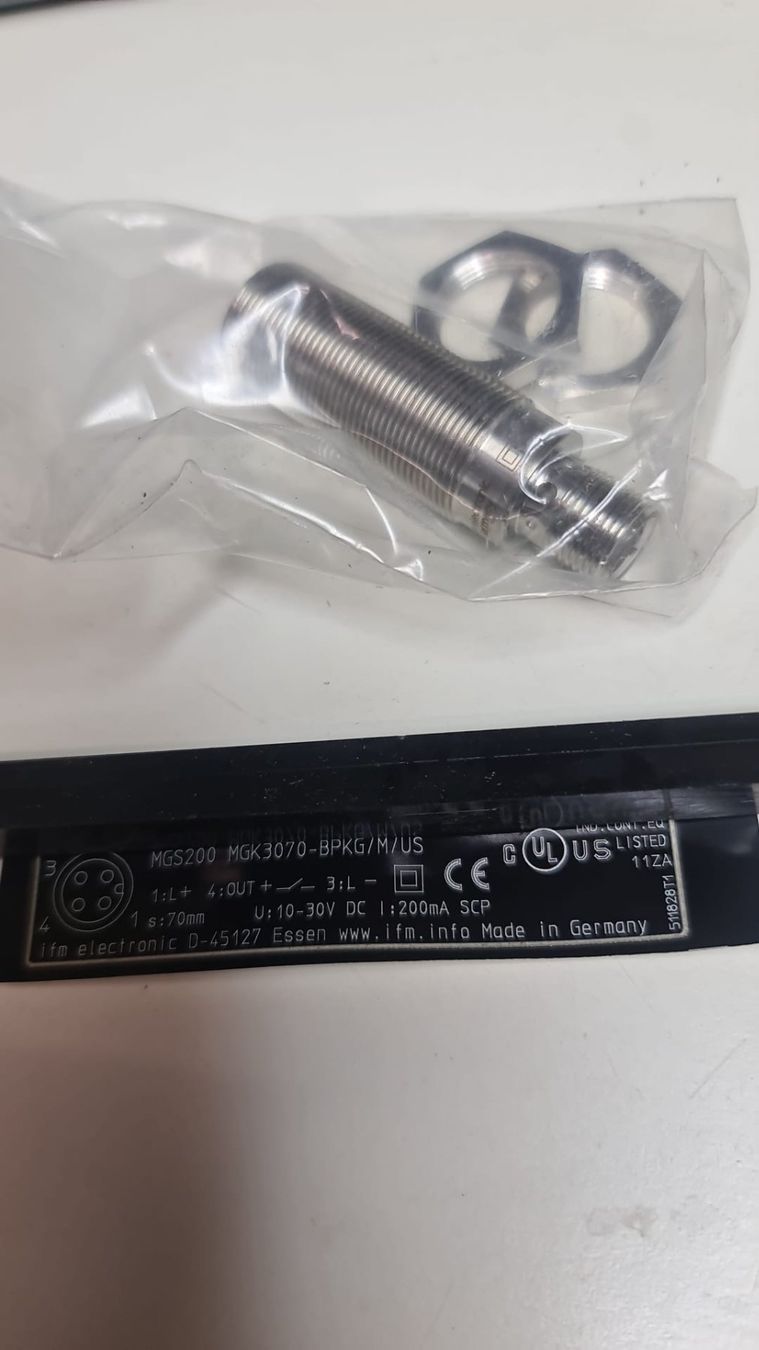 Composants électroniques: IFM MGS200 Magnetic & Cylinder  Sensor – Neuf avec emballage d'origine à Egerkingen par ogi3131 1