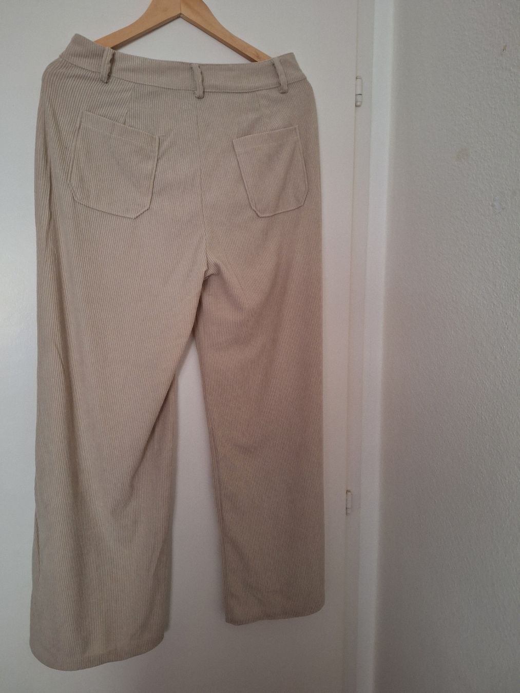 Pantaloni: Pantalon velours – Nuovo (secondo la descrizione) da Fribourg venduto da car_6vvs 1