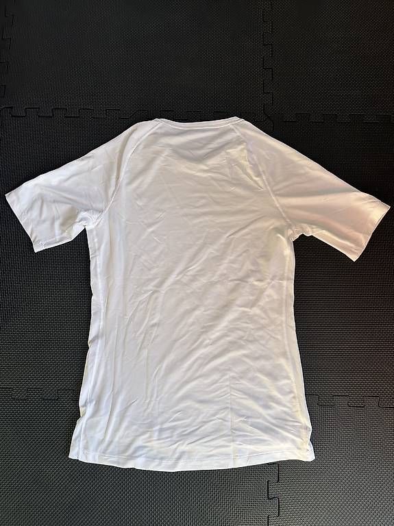 T-shirt: T-shirt Nike Pro Compression blanc  Taille L – Nuovo e nell'imballaggio originale da Areuse venduto da lou_p7yx 1