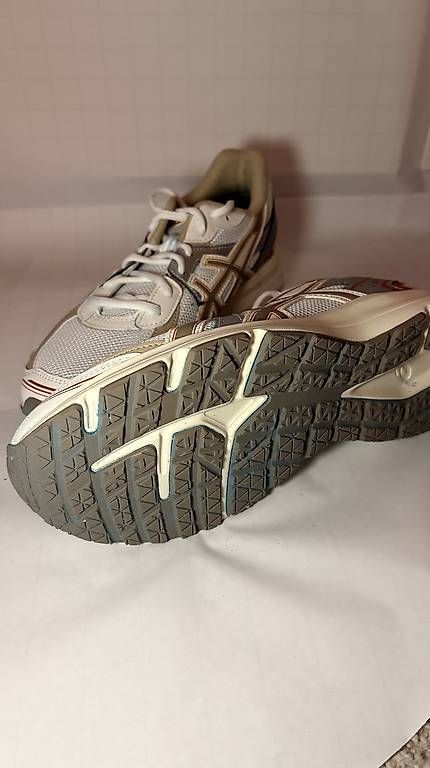 Damenschuhe: Asics Schuhe – Neu und originalverpackt aus Basel von kis_g8bg 3