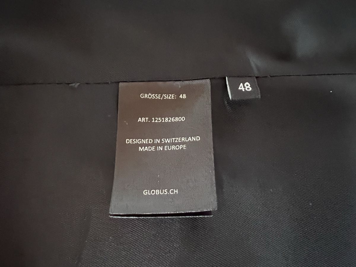 Globus Gilet & Giacche: 2 Gilet Globus Studio schwarz Gr. 48 – Usato da Stäfa venduto da Airwalker 6