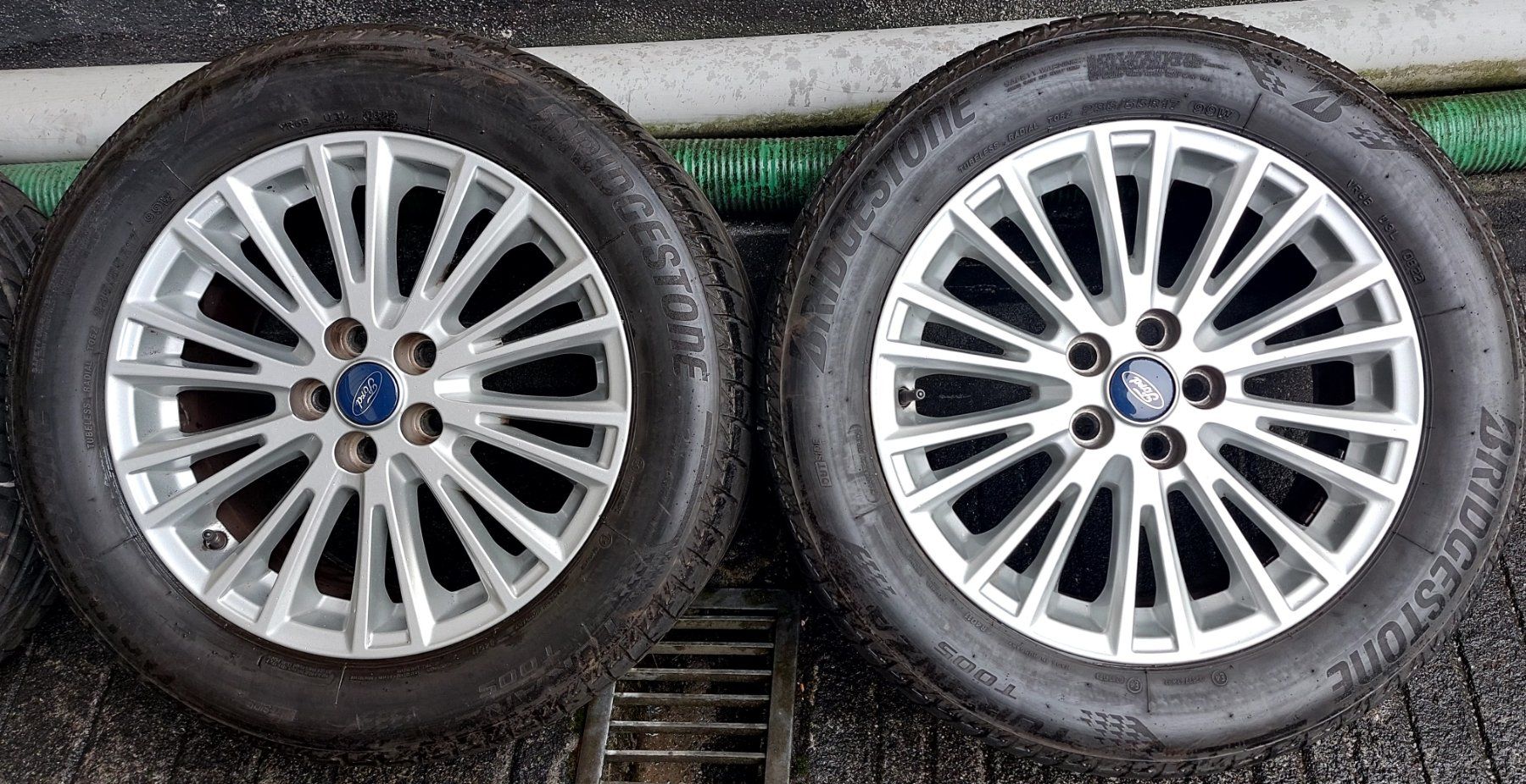 Ford Pneumatici & Ruote complete: 235 55 17 Ford S-Max / Galaxy – Usato da Buchs venduto da Loreanda 1