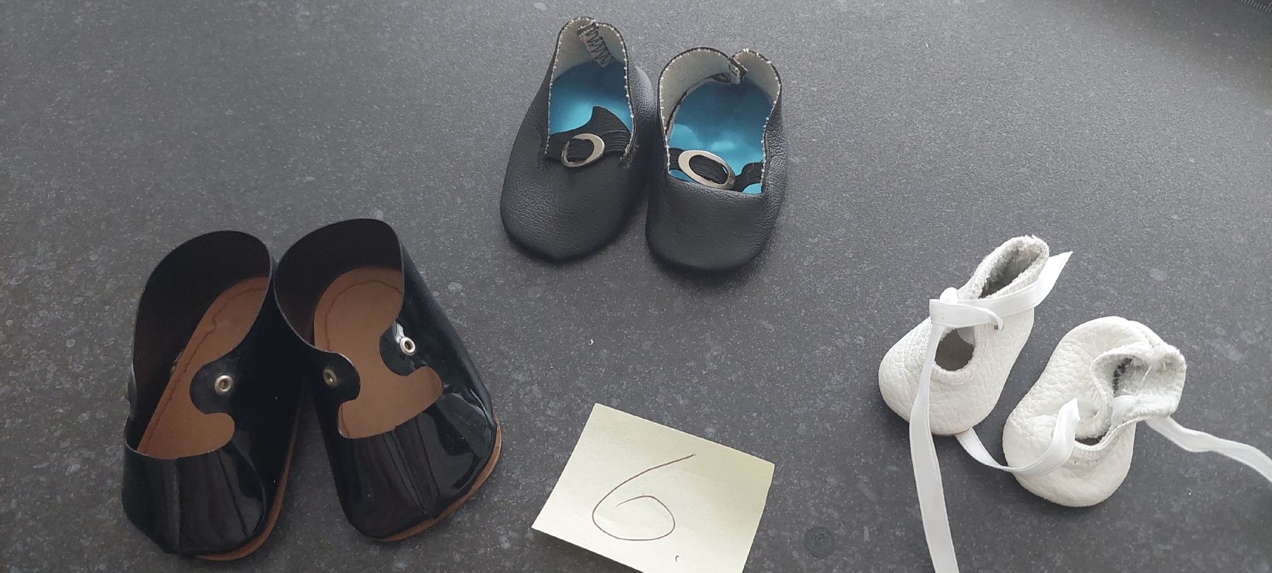 Poupées: 3 Paar Puppenschuhe  – Neuf (Voir description) à Muri AG par nindo1 9
