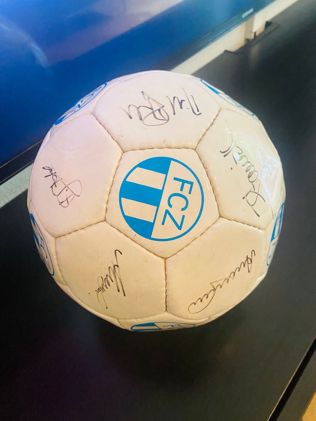 Palloni: FCZ Ball aus den 2000 er Jahr – Usato da Zürich venduto da Sisisusu 8