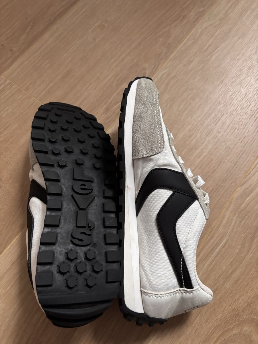 Levi's Scarpe per ragazzi: Levi's Sneaker retro Turnschuhe Grösse 40  – Usato da Weisslingen venduto da Yuna123 4