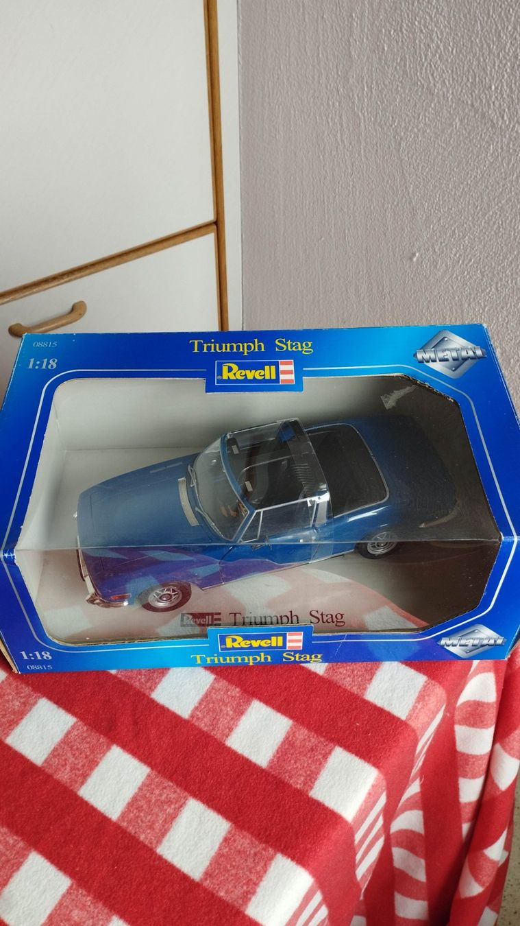 Revell Modellini d'auto: Triumph Stag – Usato da Chur venduto da oriori 2