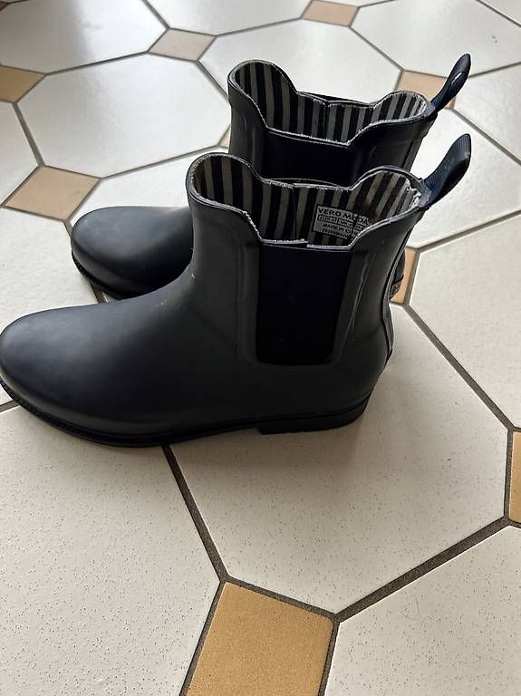 Damenschuhe: Bottine de pluie  37 – Gebraucht aus Plan-les-Ouates von Kiss-bodolay