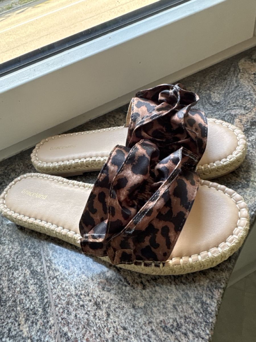 Damenschuhe: Pantoletten mit wildkatzenmuster 38 – Neu (gemäss Beschreibung) aus Zürich von funkelnderstern 1