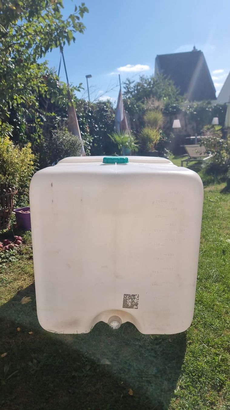 Abbeveratoi e trogoli: IBC Blase Wassertank 1000l Wasserbehälter Regenwassertank – Usato da Wettingen venduto da ray_boccia