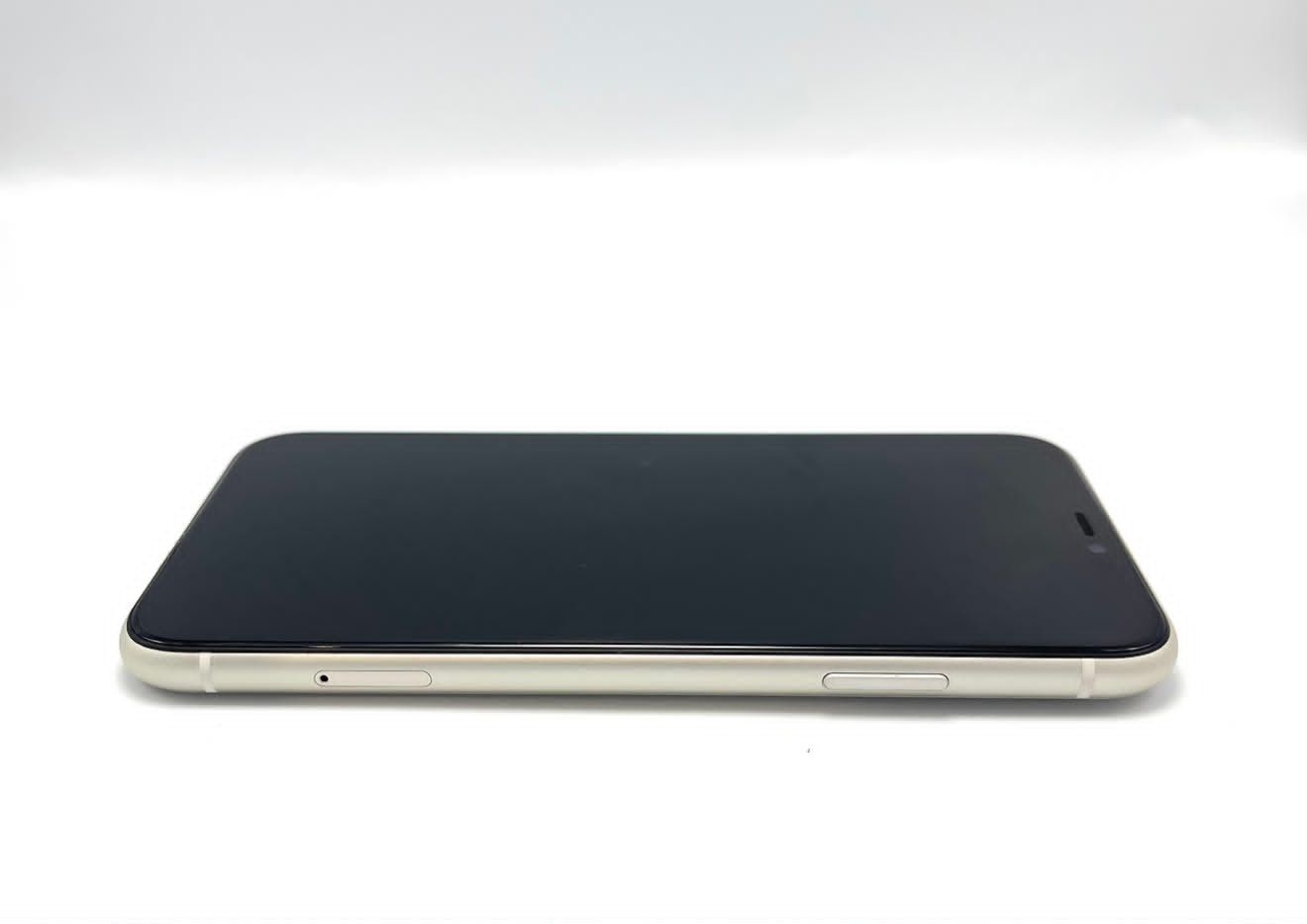 Apple Telefoni cellulari / Smartphones: iPhone 11 128GB Excellent Condition – Usato da Luzern venduto da Waince786 3
