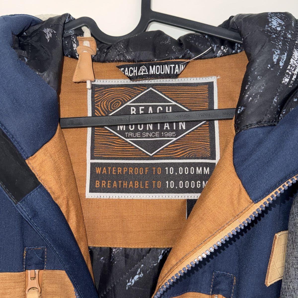 Lotti di vestiti: Beach Mountain Snowboard Ski Jacket and Pants Set! – Usato da Luzern venduto da Julia-oberholzer 1