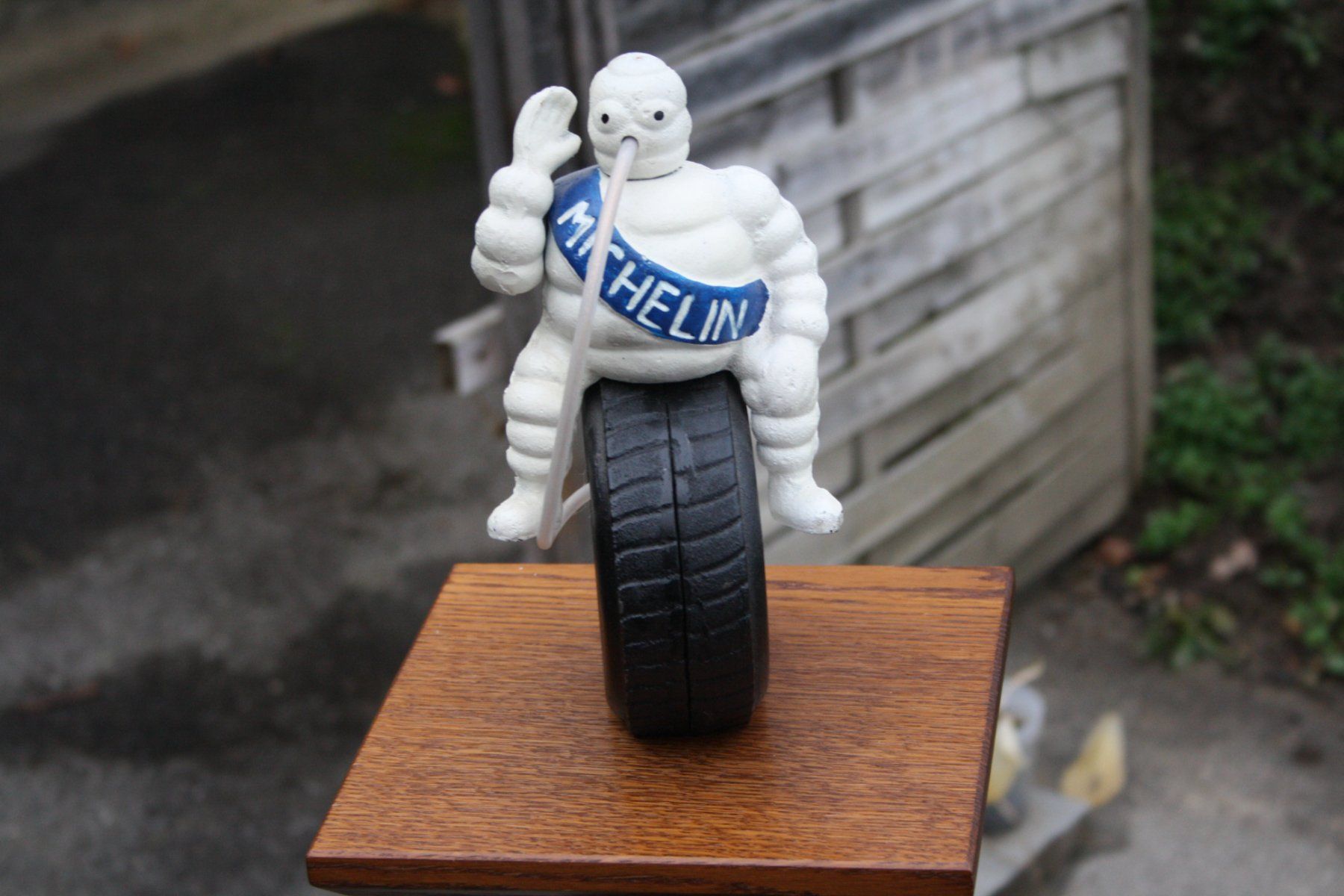 Michelin Statuette: MICHELIN MANN BIBENDUM EISEN – Usato da Wauwil venduto da Pneuedy