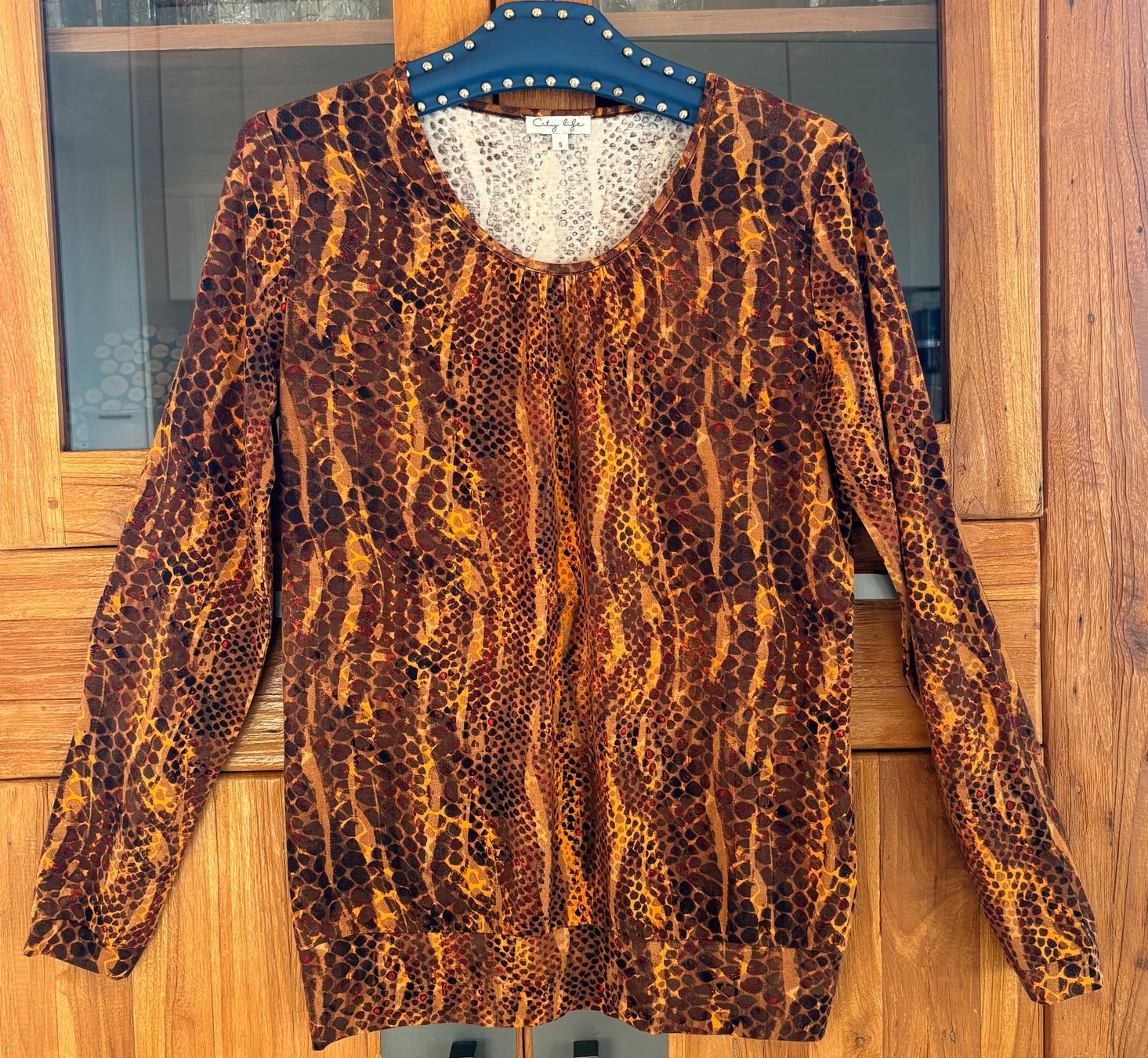 Pulls & Sweat-shirts: Pullover City Life ,sehr bequem,Schlange/Animalprint,Gr.S – D'occasion à Siblingen par Vany_McDougall 1