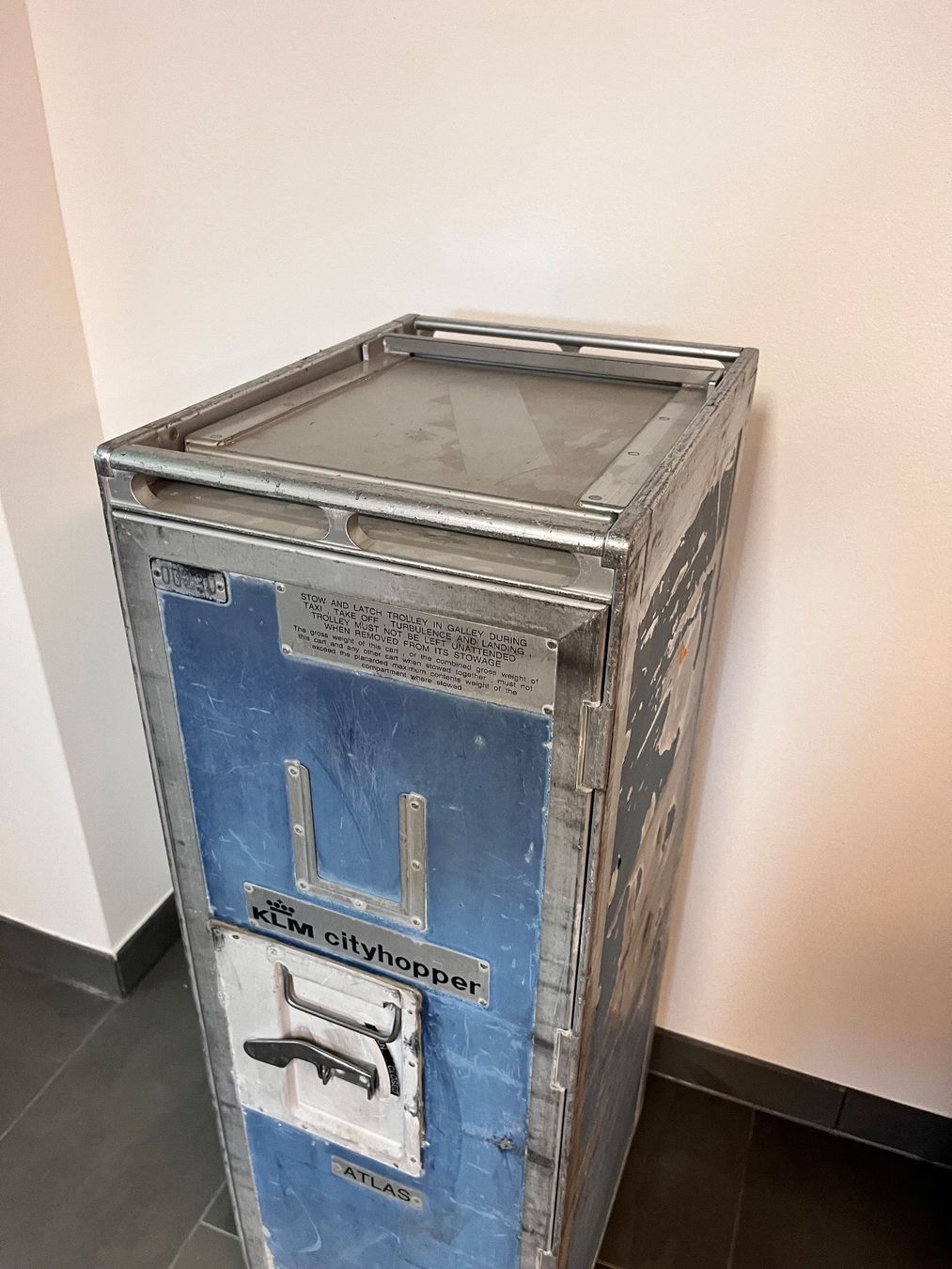 Altro in Aeronautica: Flugzeugtrolley KLM Cityhopper – Usato da Fruthwilen venduto da bodensee_manufaktur 4